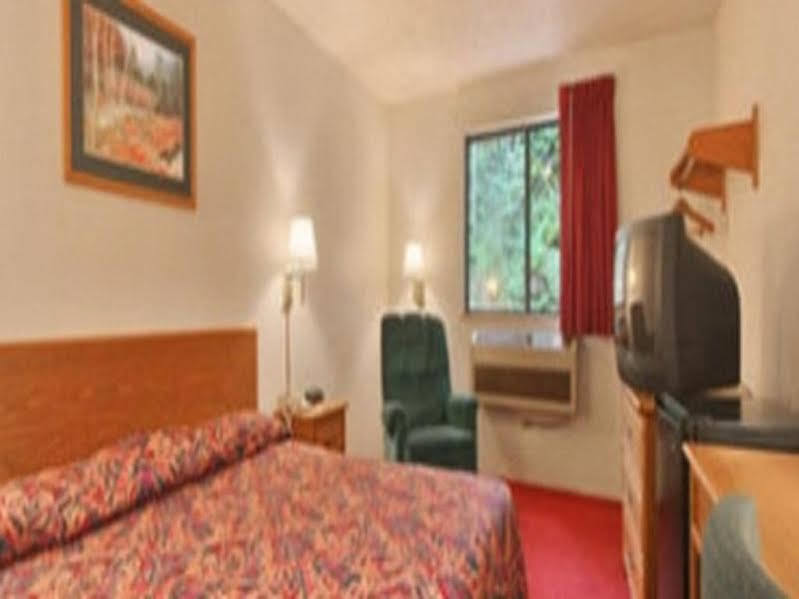 Hotel Super 8 By Wyndham Va Radford